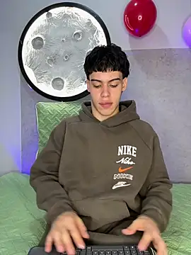 Snapshot of Lucian-greyy chatting on 15, 2, 2026 Lucian-greyy online show from 15, 2, 2026