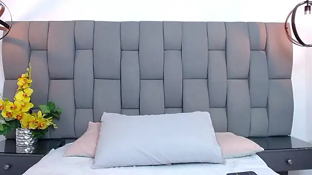 Snapshot of lunavarela chatting on 1, 3, 2026 lunavarela online show from 1, 3, 2026