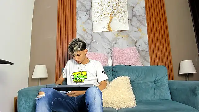 YOUNG BOYS HELL online show from 20, 3, 2026