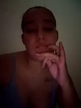 mykasantos20 online show from 28, 2, 2026