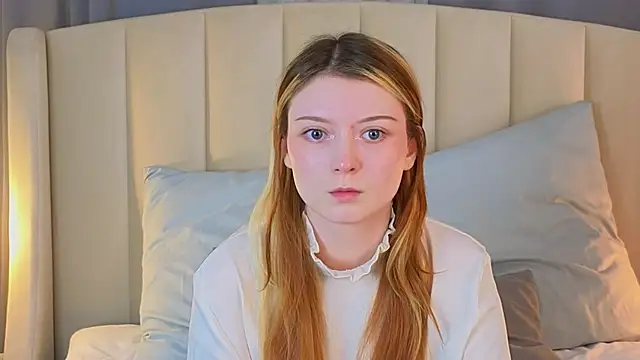 AlyssFrost online show from 19, 4, 2026