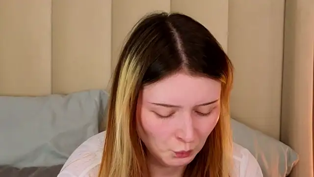 AlyssFrost online show from 7, 7, 2026