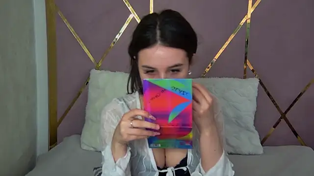 Snapshot of LanaLedger chatting on 2, 5, 2026 LanaLedger online show from 2, 5, 2026