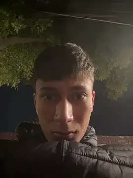 Snapshot of glopetitooo chatting on 2, 3, 2026 glopetitooo online show from 2, 3, 2026