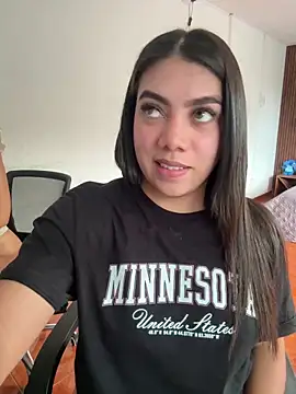 Luna rousse26 online show from 6, 4, 2026