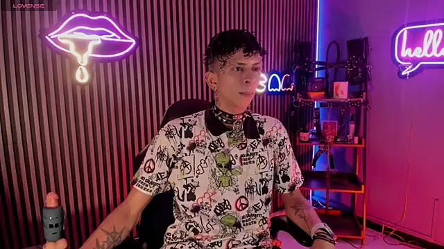 Snapshot of Maximoking26 chatting on 10, 4, 2026 Maximoking26 online show from 10, 4, 2026