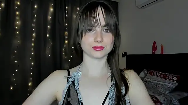 Snapshot of megann_fox2 chatting on 23, 2, 2026 megann fox2 online show from 23, 2, 2026