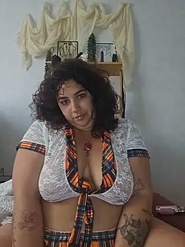 Snapshot of Deesse_luna chatting on 28, 4, 2026 Deesse luna online show from 28, 4, 2026