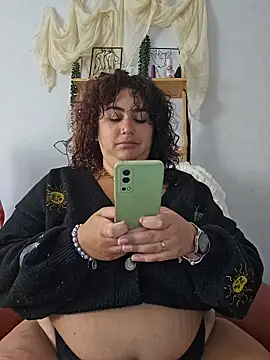 Snapshot of Deesse_luna chatting on 13, 5, 2026 Deesse luna online show from 13, 5, 2026