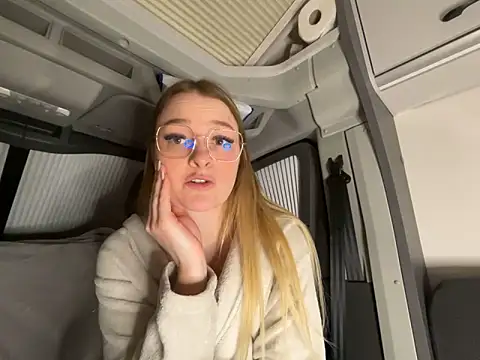 Snapshot of melanieTesss chatting on 21, 2, 2026 melanieTesss online show from 21, 2, 2026