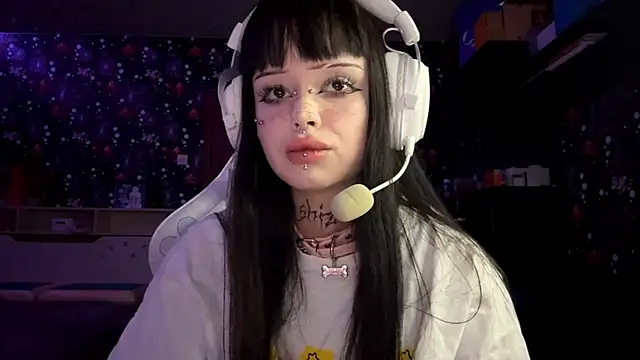 Luna Sohotti online show from 7, 3, 2026