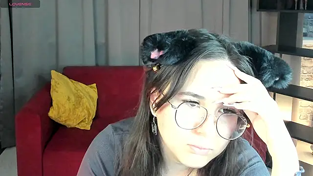 leylamirage online show from 5, 4, 2026