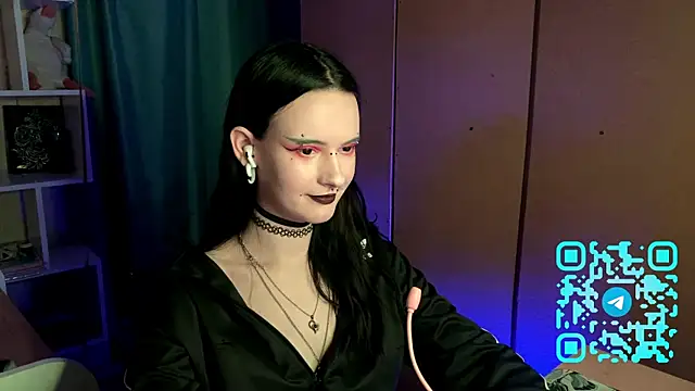 Snapshot of MabelDefina chatting on 4, 4, 2026 MabelDefina online show from 4, 4, 2026