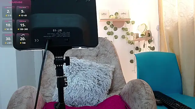 dark dreams  online show from 18, 6, 2026