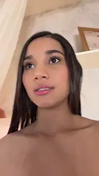 AlessiaVallmont online show from 15, 4, 2026