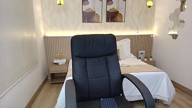 BellaMillers online show from 24, 3, 2026