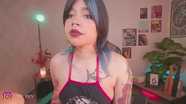 Snapshot of violette_clerk1_ chatting on 10, 5, 2026 violette clerk1 online show from 10, 5, 2026