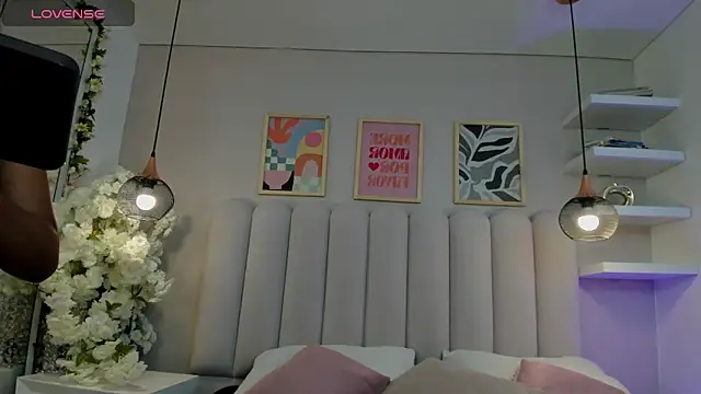 Snapshot of Mia_Bailey_ chatting on 20, 4, 2026 Mia Bailey online show from 20, 4, 2026