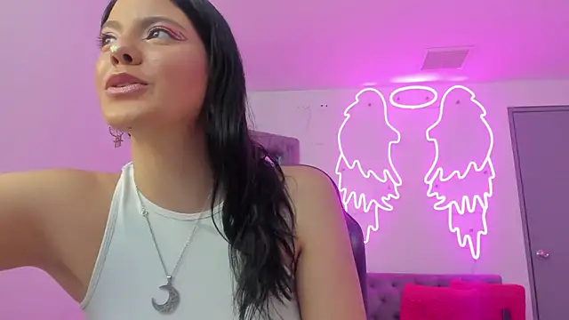 Evelin  thompsson online show from 17, 4, 2026