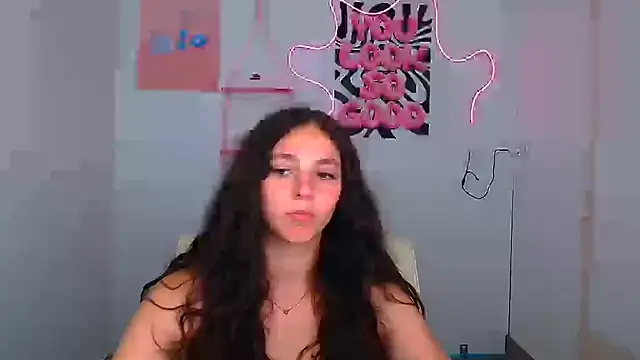 Snapshot of KissMeJulia chatting on 5, 8, 2026 KissMeJulia online show from 5, 8, 2026