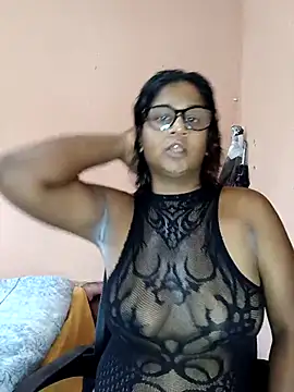 indianstrawberrylips4u online show from 17, 4, 2026