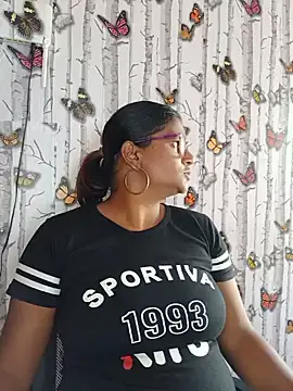 Snapshot of indianstrawberrylips4u chatting on 20, 5, 2026 indianstrawberrylips4u online show from 20, 5, 2026