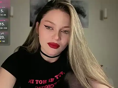 Snapshot of Avelinehowo_uwu chatting on 31, 7, 2026 Avelinehowo uwu online show from 31, 7, 2026