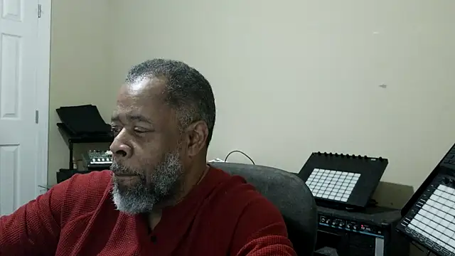 Snapshot of Cleozevo1961 chatting on 21, 4, 2026 Cleozevo1961 online show from 21, 4, 2026