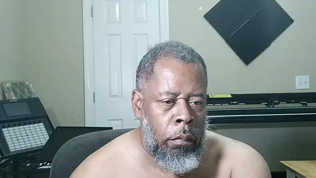 Snapshot of Cleozevo1961 chatting on 21, 6, 2026 Cleozevo1961 online show from 21, 6, 2026