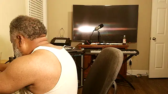 Snapshot of Cleozevo1961 chatting on 22, 7, 2026 Cleozevo1961 online show from 22, 7, 2026
