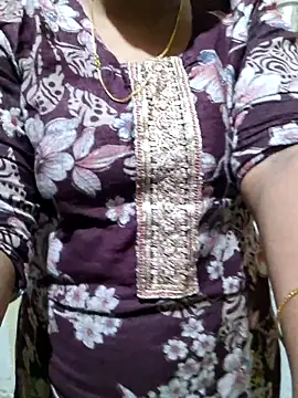 Snapshot of Angel_honeybear_143 chatting on 12, 6, 2026 Angel honeybear 143 online show from 12, 6, 2026