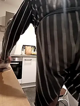 olivbisoumis online show from 22, 2, 2026