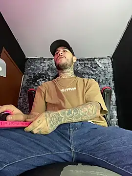 Snapshot of king_of_desire chatting on 23, 7, 2026 king of desire online show from 23, 7, 2026