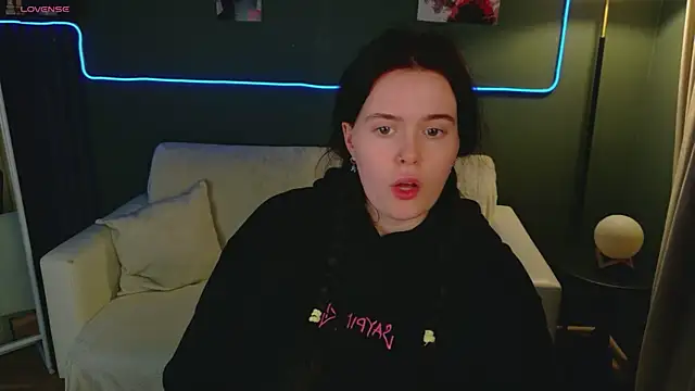 Snapshot of JustMira chatting on 13, 5, 2026 JustMira online show from 13, 5, 2026
