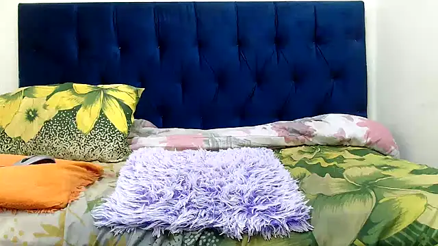 CurvyAssXX21 online show from 28, 3, 2026