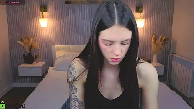 Snapshot of elise_robbie chatting on 23, 4, 2026 elise robbie online show from 23, 4, 2026