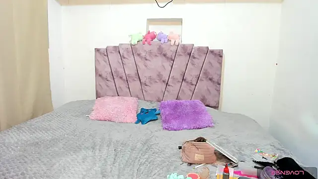 Snapshot of sheillenn chatting on 12, 3, 2026 sheillenn online show from 12, 3, 2026