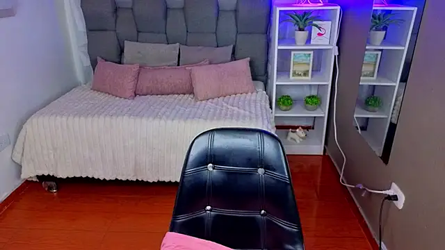 SophyAdams online show from 10, 6, 2026