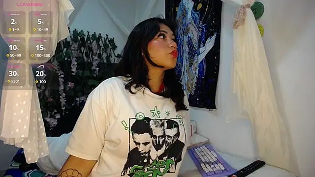 hairylatiingoddess online show from 18, 4, 2026