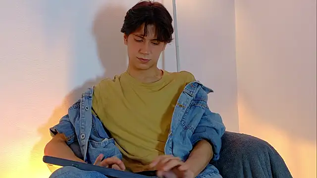 lui x dust online show from 9, 3, 2026