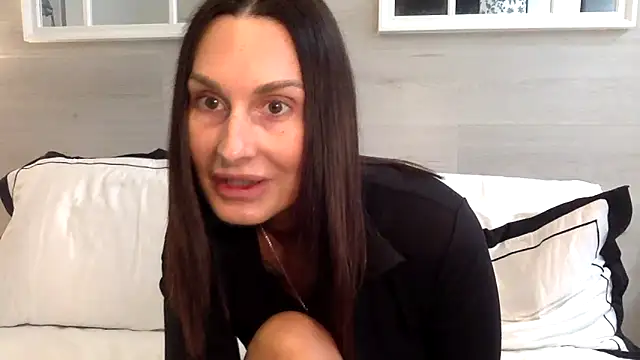 ms lara online show from 5, 3, 2026