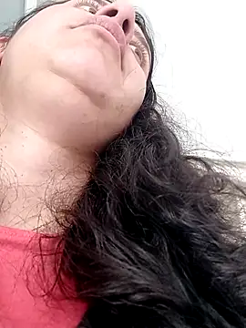 LunaDamasco online show from 8, 4, 2026