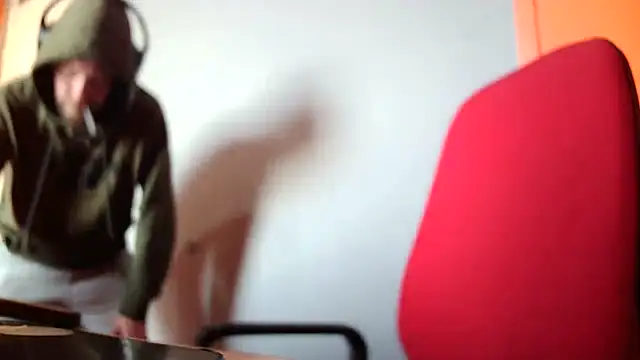 Snapshot of truble78 chatting on 4, 3, 2026 truble78 online show from 4, 3, 2026