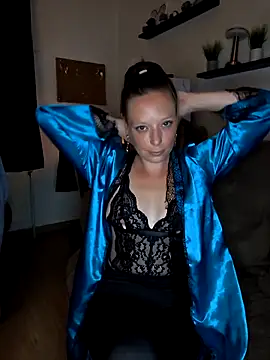 Snapshot of ZaramourXMrX chatting on 17, 5, 2026 ZaramourXMrX online show from 17, 5, 2026