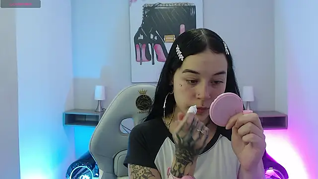 Snapshot of Abbycollins_27_x chatting on 4, 3, 2026 Abbycollins 27 x online show from 4, 3, 2026