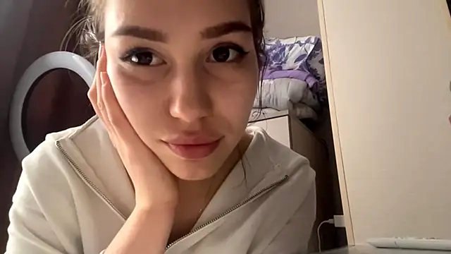 Snapshot of HypnoticEyeys chatting on 25, 2, 2026 HypnoticEyeys online show from 25, 2, 2026