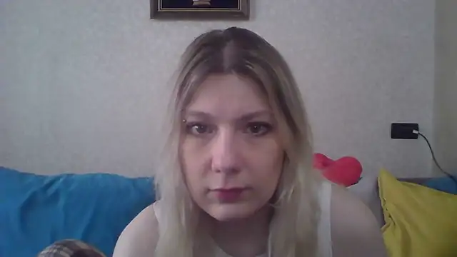 Foxy Bright online show from 20, 4, 2026