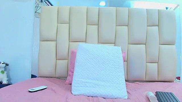 Lana Sliim online show from 26, 2, 2026