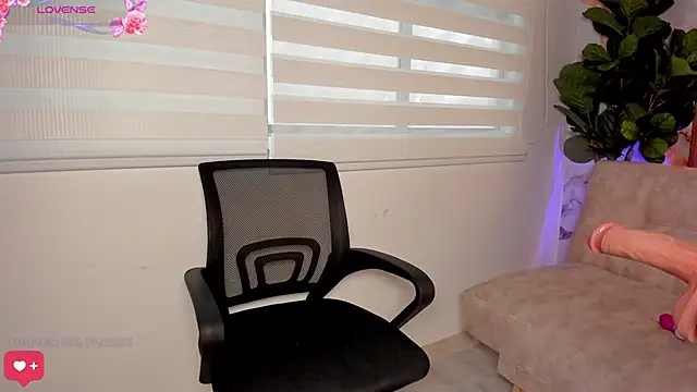 Antonella Moretti  online show from 28, 2, 2026