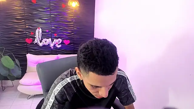 dominicjonnes online show from 15, 4, 2026